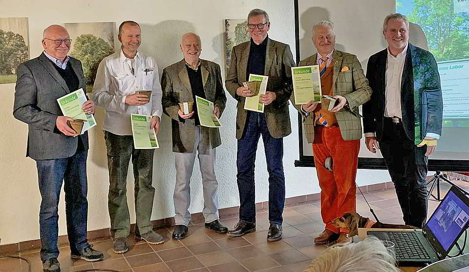 Urkunden für langjähriges Engagement für das "Grüne Labor Coburg"